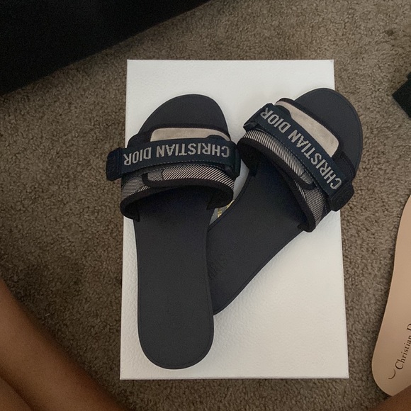 Christian Dior Revolution Slides - Picture 3 of 3